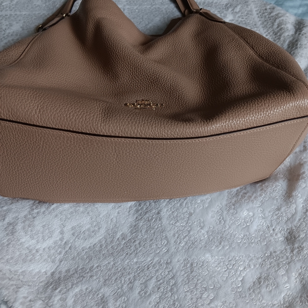 Coach Tan Leather Shoulder Bag with Elegant Design